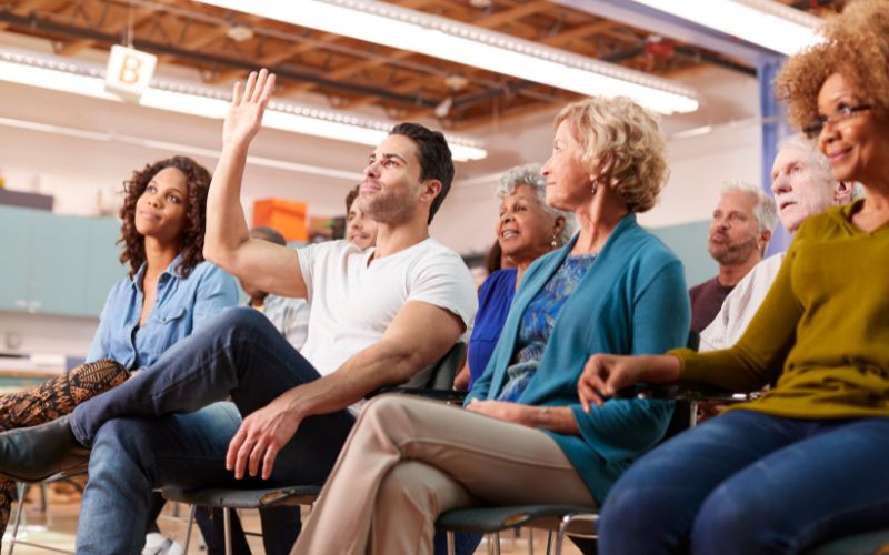 La colaboración entre los roles en la comunidad de vecinos: Trabajando juntos para lograr un ambiente agradable