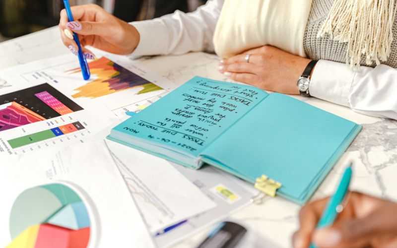 El secretario de la comunidad: Organizando reuniones y gestionando la documentación