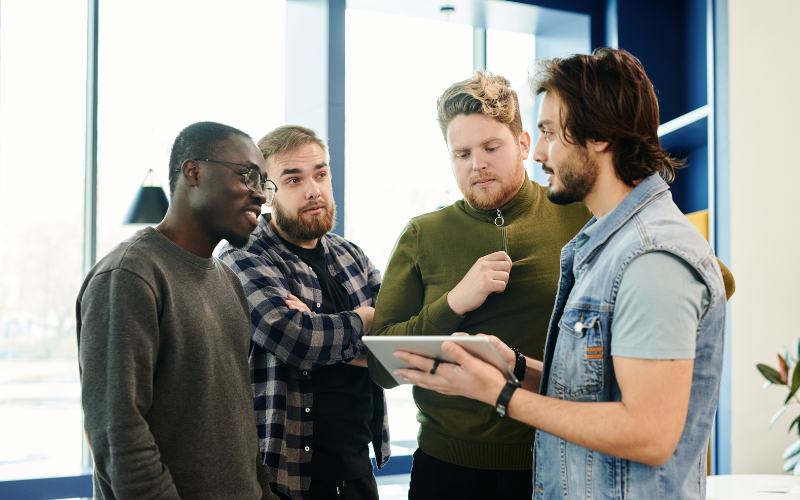 La colaboración entre los diferentes roles en la comunidad de vecinos: Clave para la toma de decisiones efectiva